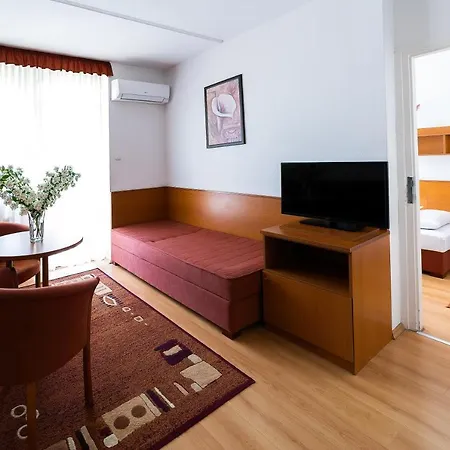 Napfeny 佐洛卡罗斯