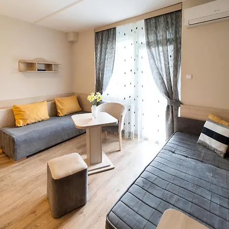 Napfeny 佐洛卡罗斯