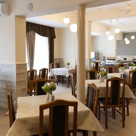 Napfeny 3* 佐洛卡罗斯