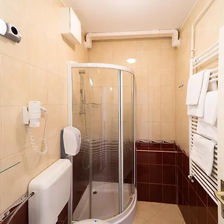 Napfeny 佐洛卡罗斯