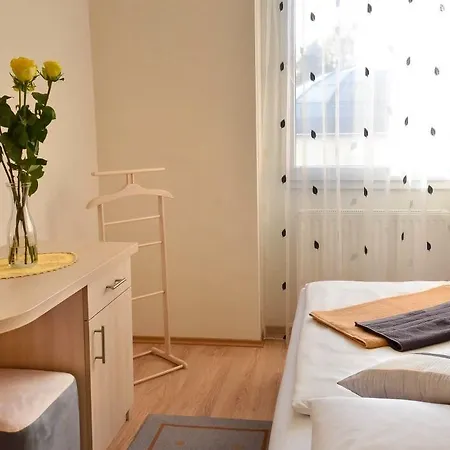 Napfeny 3* 佐洛卡罗斯