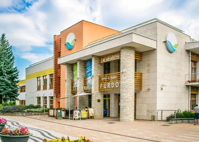 ホテル Napfeny ザラカロシュ