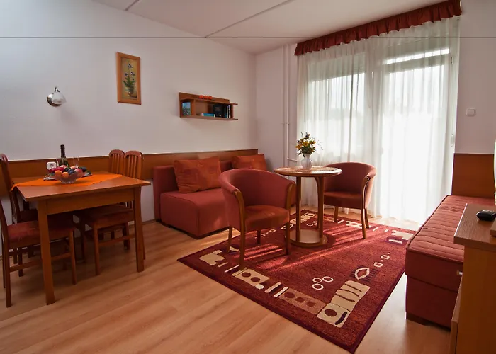 Napfeny ホテル ザラカロシュ