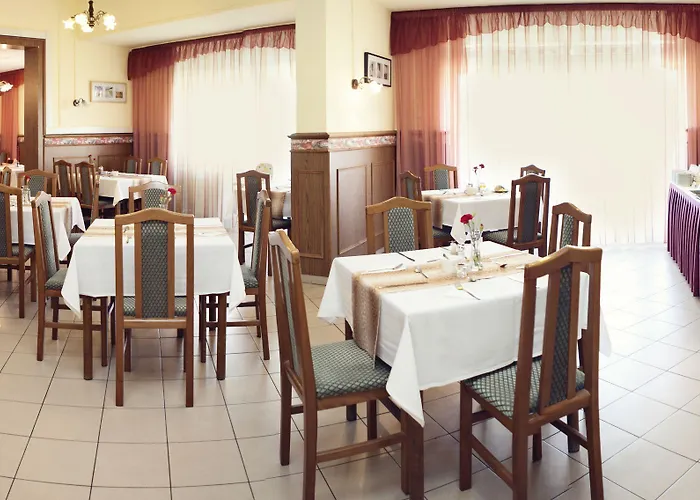 ホテル Napfeny 3*